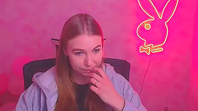 Snapshot of Dana_flowers chatting on February 21, 6:07 am Dana flowers online show from February 21, 6:07 am
