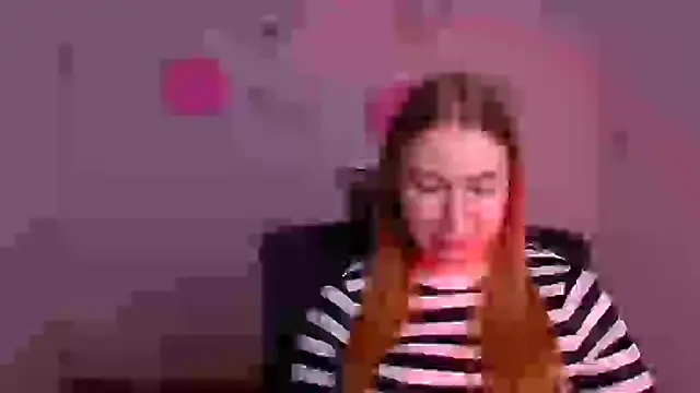 Snapshot of Dana_flowers chatting on February 18, 9:32 am Dana flowers online show from February 18, 9:32 am