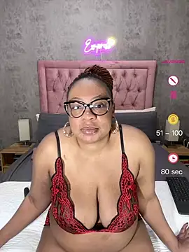 Snapshot of VixenRoyaleX chatting on July 3, 3:57 am VixenRoyaleX online show from July 3, 3:57 am