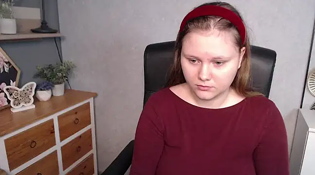 Snapshot of JULIE_xKISS chatting on February 25, 1:53 pm JULIE xKISS online show from February 25, 1:53 pm