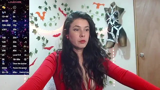 SamanthaGreen- online show from October 10, 5:14 pm