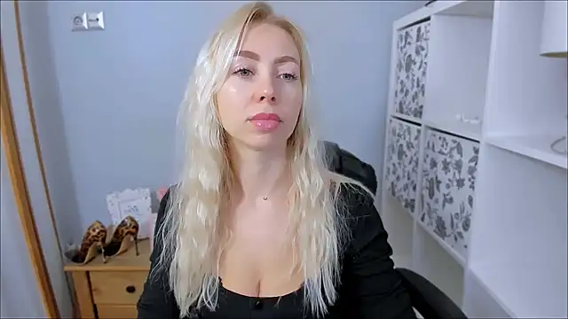 MargaritaRose online show from November 17, 8:18 am