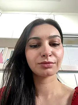 lunalovelee online show from January 7, 2:33 pm