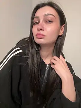 lunalovelee online show from February 24, 11:33 am