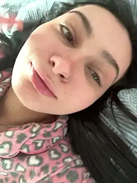 Snapshot of lunalovelee chatting on November 14, 6:17 am lunalovelee online show from November 14, 6:17 am