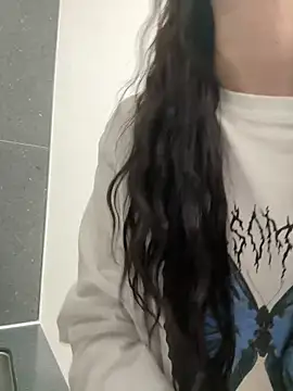 lunalovelee online show from March 6, 3:18 pm