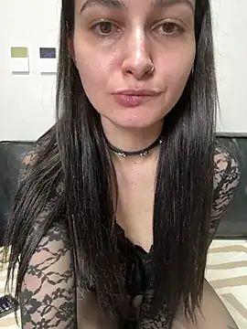 lunalovelee online show from April 22, 3:08 pm
