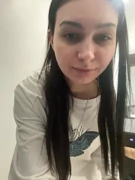 lunalovelee online show from March 8, 3:04 pm