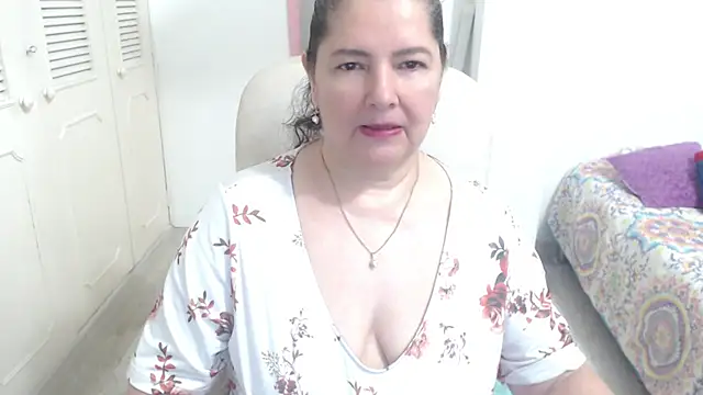 leonela 69 online show from May 8, 12:47 am
