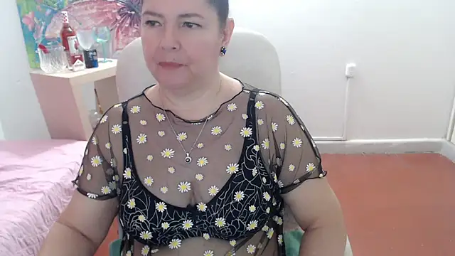 leonela 69 online show from October 4, 1:07 am