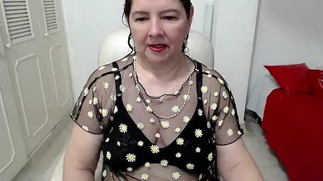 Snapshot of leonela_69 chatting on June 11, 11:24 pm leonela 69 online show from June 11, 11:24 pm