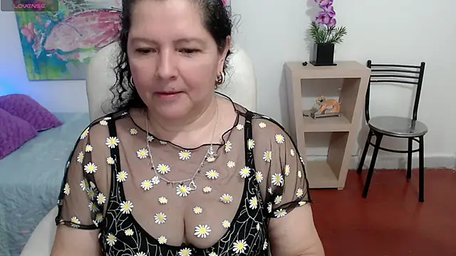 leonela 69 online show from March 15, 12:25 am