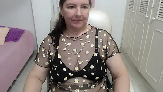 Snapshot of leonela_69 chatting on July 5, 4:19 am leonela 69 online show from July 5, 4:19 am