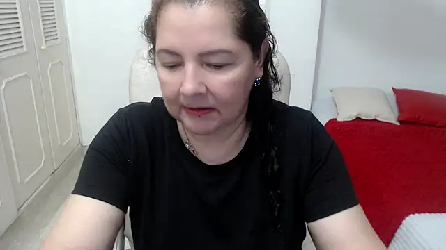 leonela 69 online show from June 2, 12:21 am