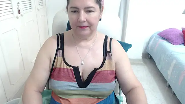 leonela 69 online show from April 15, 1:15 pm
