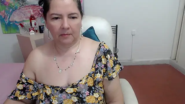 leonela 69 online show from October 15, 4:44 am