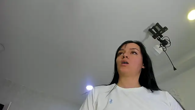 EmiliaRose  online show from February 6, 9:11 pm