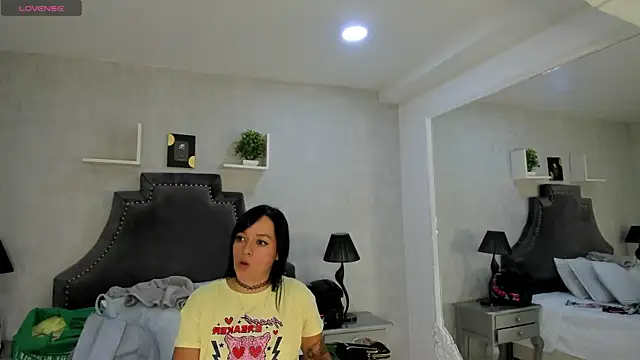 Snapshot of EmiliaRose_ chatting on October 30, 8:50 pm EmiliaRose online show from October 30, 8:50 pm