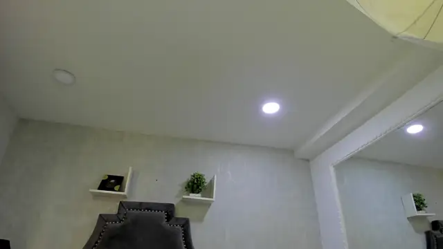 Snapshot of EmiliaRose_ chatting on November 22, 9:35 pm EmiliaRose online show from November 22, 9:35 pm