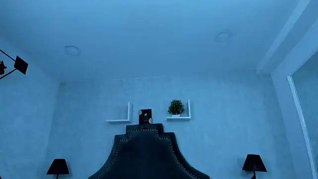 Snapshot of EmiliaRose_ chatting on November 7, 8:57 pm EmiliaRose online show from November 7, 8:57 pm