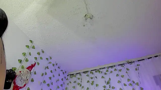 EmiliaRose  online show from May 27, 12:34 pm