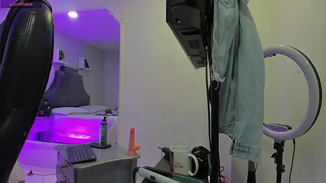 EmiliaRose  online show from February 27, 8:41 pm