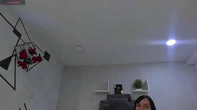 Snapshot of EmiliaRose_ chatting on November 16, 8:46 pm EmiliaRose online show from November 16, 8:46 pm