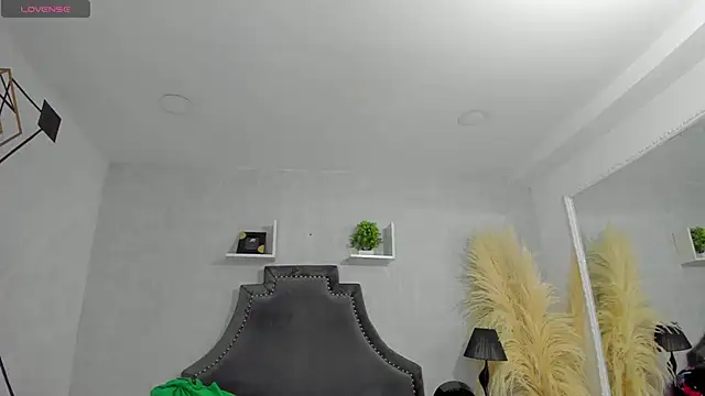 EmiliaRose  online show from December 20, 8:55 pm