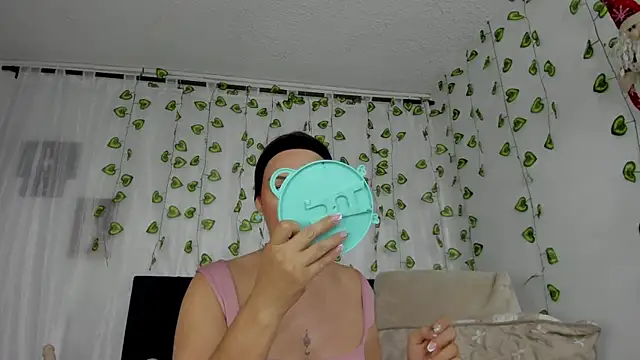 EmiliaRose  online show from May 26, 12:09 am