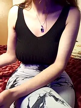 Snapshot of Yaraa3 chatting on February 13, 10:33 pm Yaraa3 online show from February 13, 10:33 pm