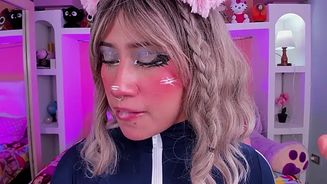 miss   megan online show from March 20, 2:23 am