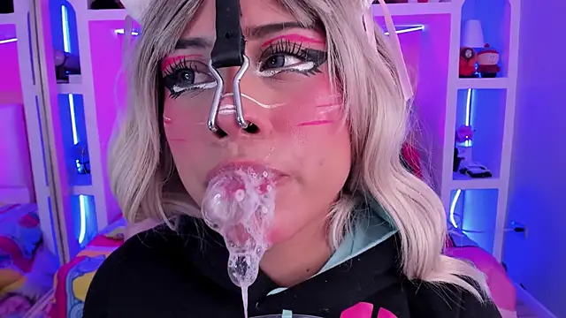 miss   megan online show from May 28, 2:41 am