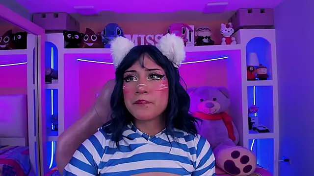 miss   megan online show from May 25, 2:33 am