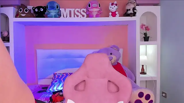 miss   megan online show from November 15, 6:12 pm