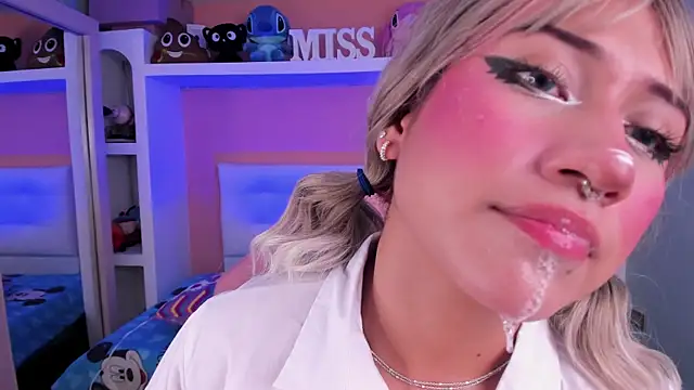 miss   megan online show from November 5, 6:11 pm