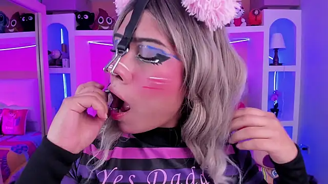 miss   megan online show from May 8, 9:51 pm