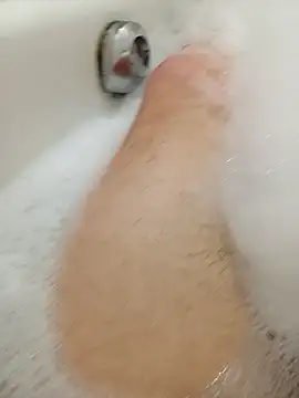 Snapshot of flo000031 chatting on January 19, 2:43 pm flo000031 online show from January 19, 2:43 pm