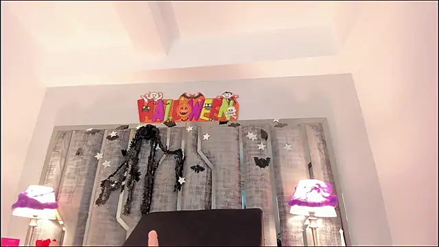 Ciara Benet online show from October 31, 2:02 pm