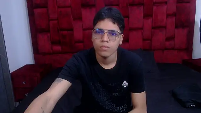 Snapshot of David_Gil19 chatting on January 11, 5:36 am David Gil19 online show from January 11, 5:36 am