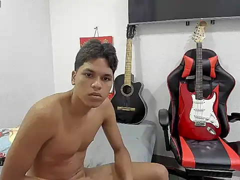 Snapshot of David_Gil19 chatting on March 3, 11:22 am David Gil19 online show from March 3, 11:22 am