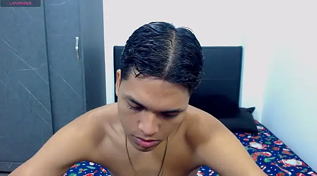 Snapshot of David_Gil19 chatting on March 13, 3:33 am David Gil19 online show from March 13, 3:33 am