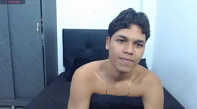 Snapshot of David_Gil19 chatting on March 20, 7:47 am David Gil19 online show from March 20, 7:47 am