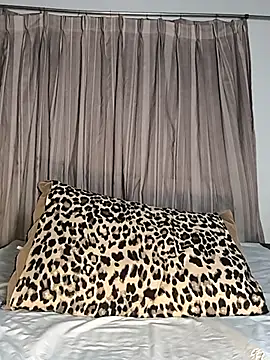 Snapshot of Tiff_Doll chatting on October 17, 7:37 pm Tiff Doll online show from October 17, 7:37 pm