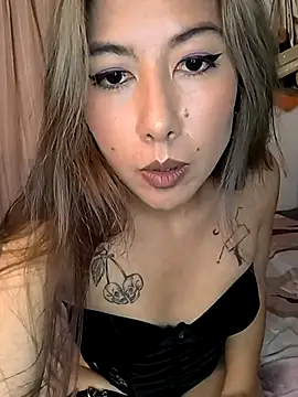 Snapshot of Tiff_Doll chatting on February 15, 6:44 pm Tiff Doll online show from February 15, 6:44 pm