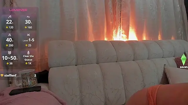 Snapshot of PamelaBliss chatting on November 5, 9:34 am PamelaBliss online show from November 5, 9:34 am