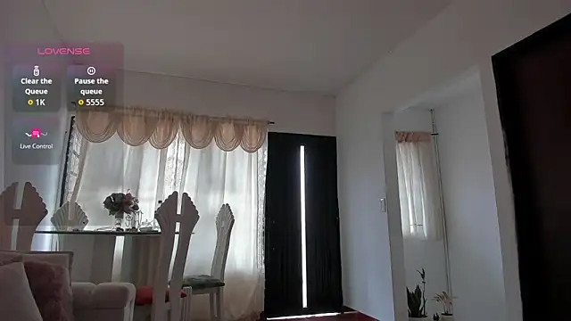 Snapshot of PamelaBliss chatting on October 2, 12:19 pm PamelaBliss online show from October 2, 12:19 pm