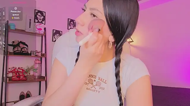 Miller Vanessa  online show from December 3, 8:52 pm