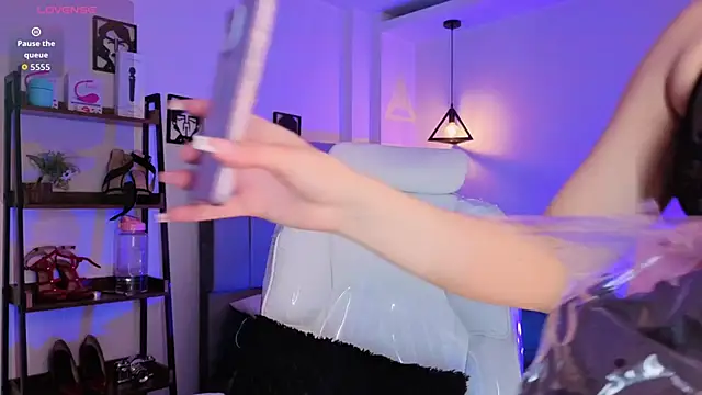 Miller Vanessa  online show from March 28, 9:05 pm