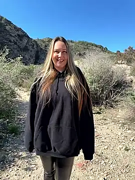 Snapshot of Mona_Plus chatting on February 25, 10:15 am Mona Plus online show from February 25, 10:15 am