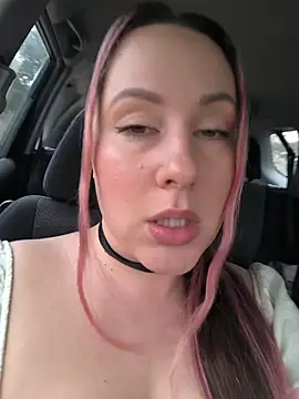 Snapshot of Mona_Plus chatting on February 1, 8:12 am Mona Plus online show from February 1, 8:12 am